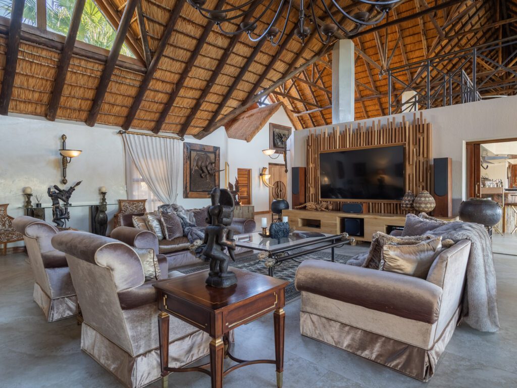 Kingfisher Villa Suites lounge